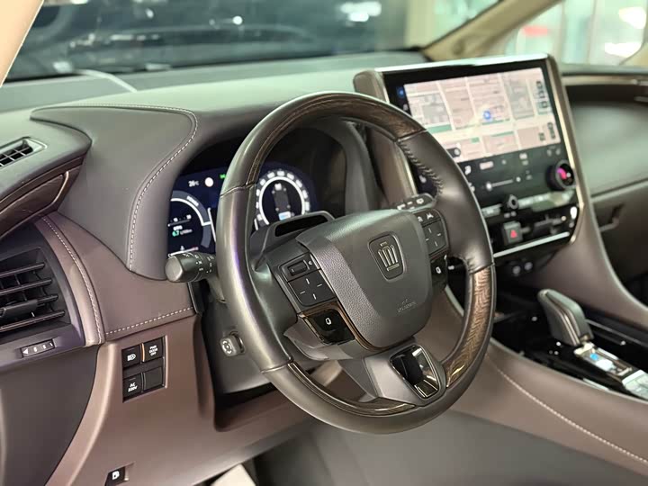 Фото 9 - Toyota Vellfire