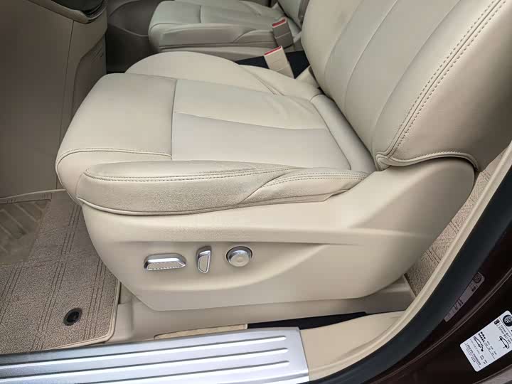 Фото 12 - Buick GL8 ES