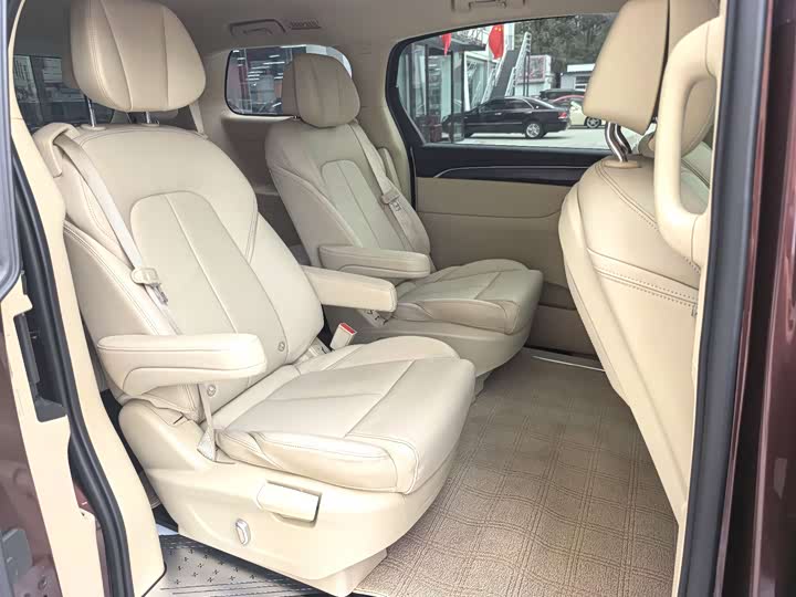 Фото 23 - Buick GL8 ES