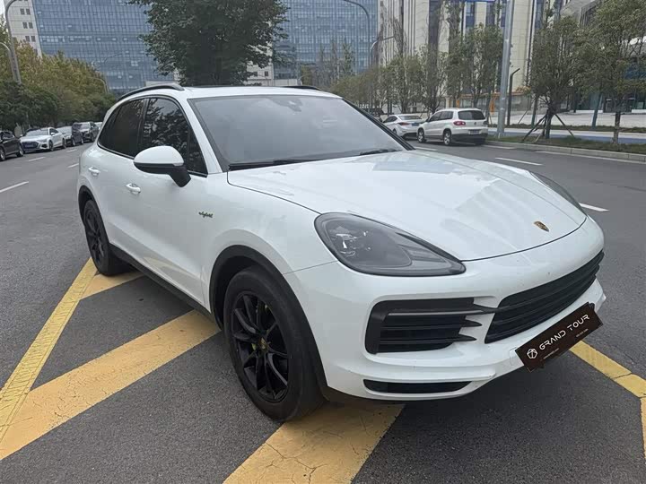 Фото 3 - Porsche Cayenne Hybrid