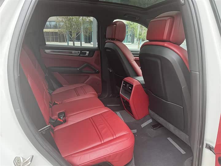 Фото 7 - Porsche Cayenne Hybrid