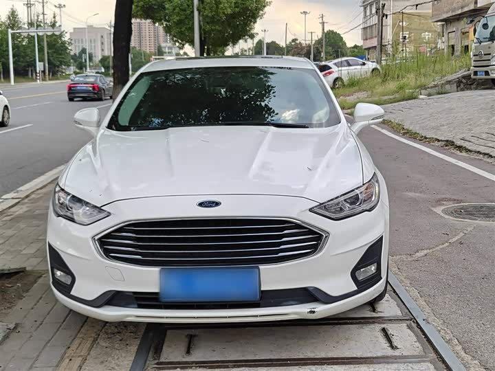 Фото 7 - Ford Mondeo