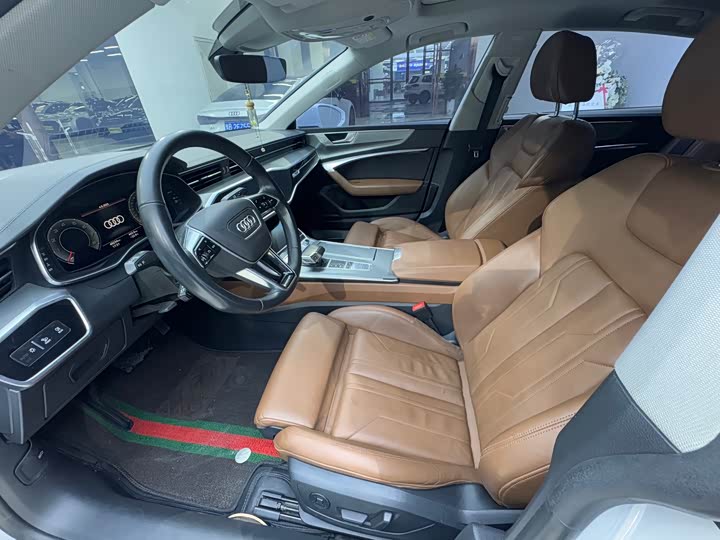 Фото 10 - Audi A7