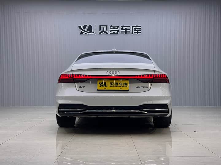 Фото 5 - Audi A7