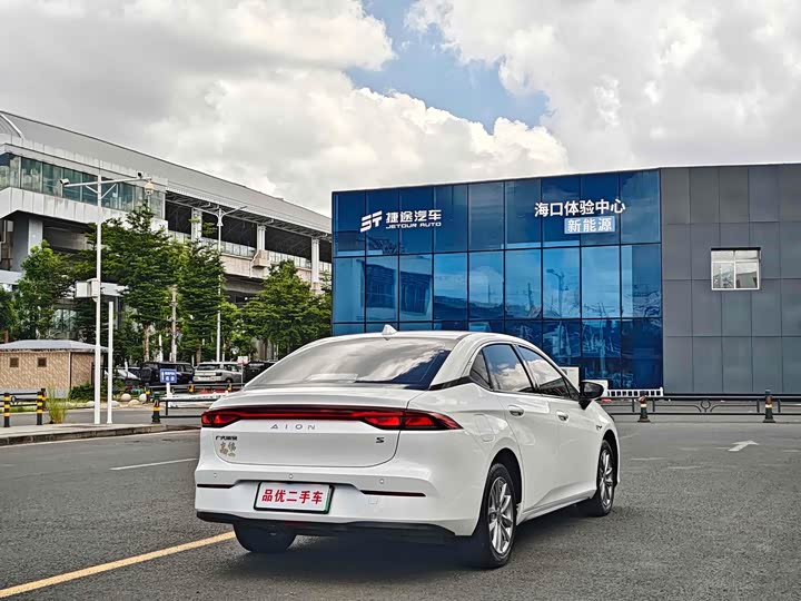 Фото 9 - GAC Aion S