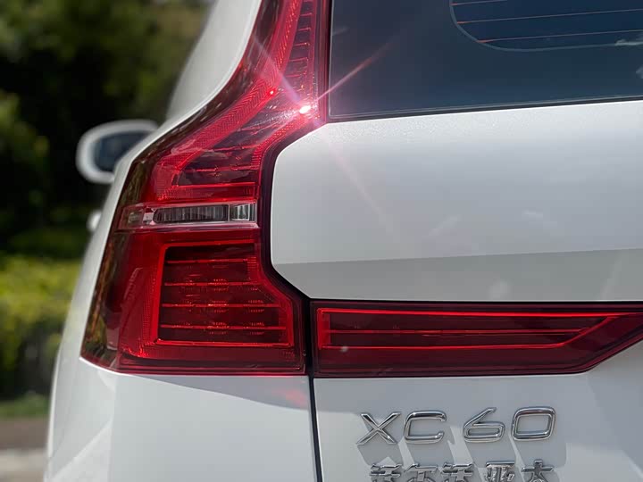 Фото 16 - Volvo XC60
