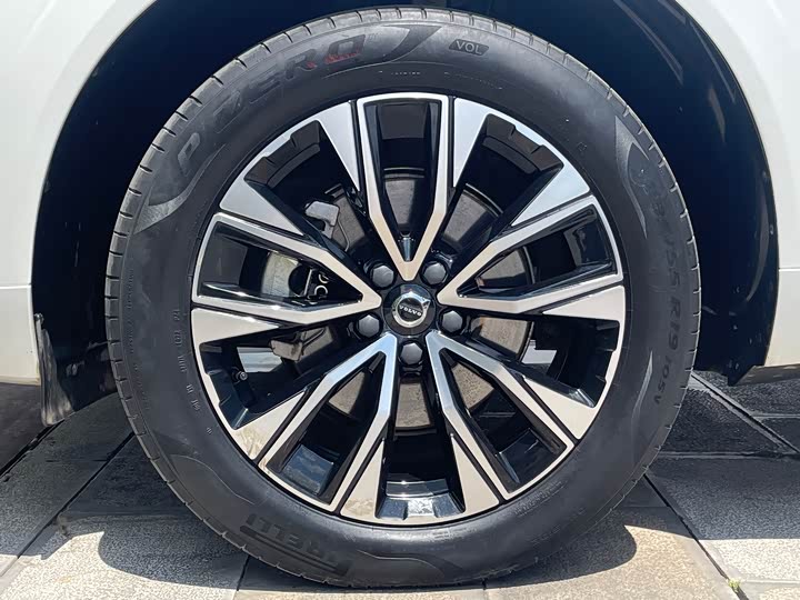 Фото 18 - Volvo XC60