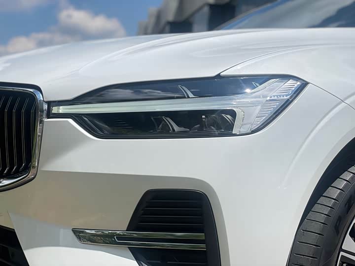 Фото 19 - Volvo XC60