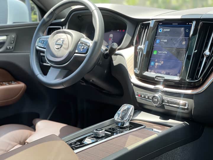 Фото 22 - Volvo XC60