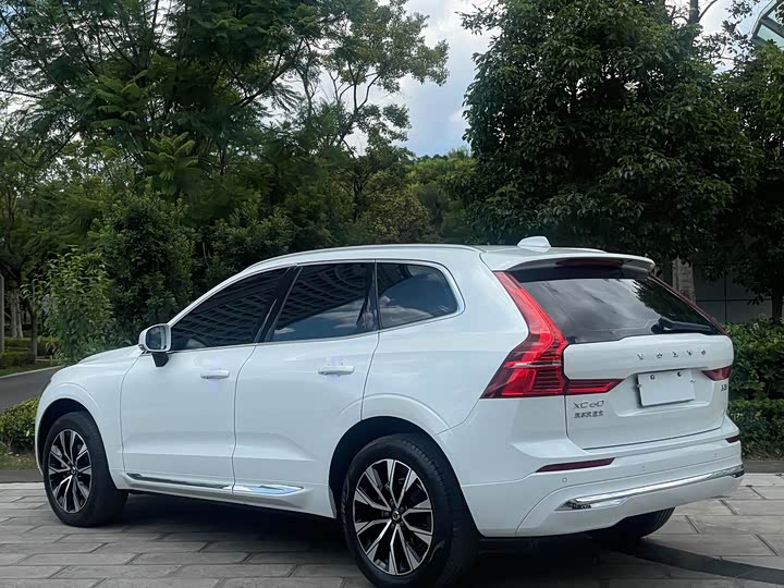 Фото 6 - Volvo XC60