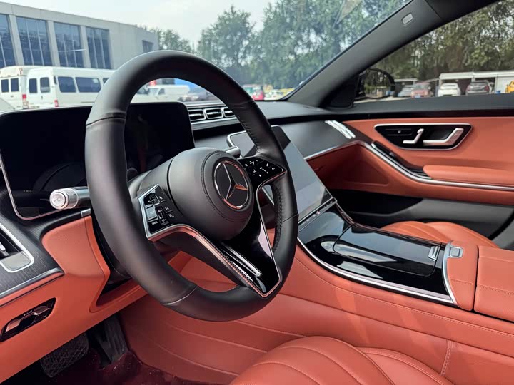 Фото 11 - Mercedes-Benz S-Class