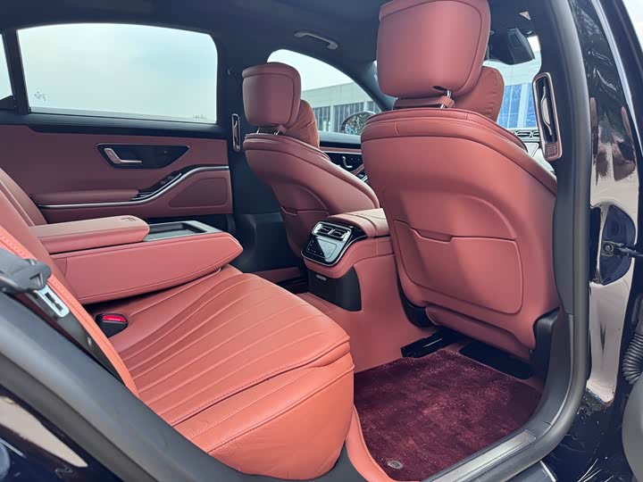 Фото 15 - Mercedes-Benz S-Class