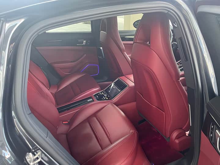 Фото 11 - Porsche Panamera