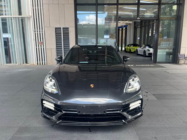 Фото 2 - Porsche Panamera