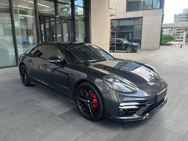 Фото 3 - Porsche Panamera