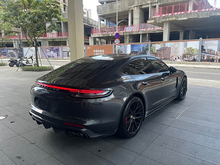 Фото 4 - Porsche Panamera