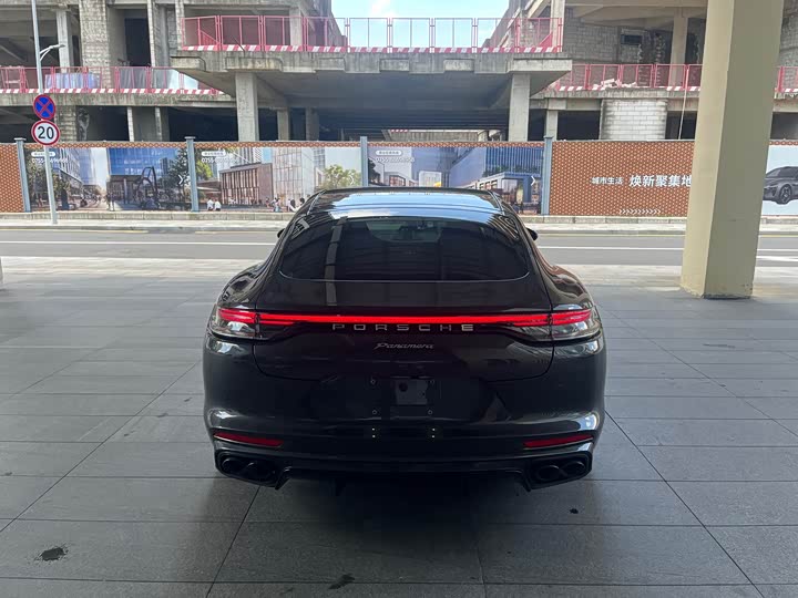 Фото 5 - Porsche Panamera