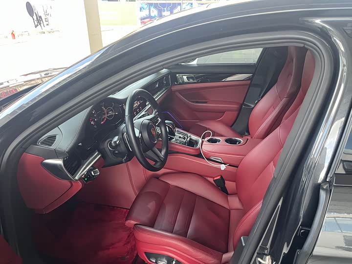 Фото 7 - Porsche Panamera