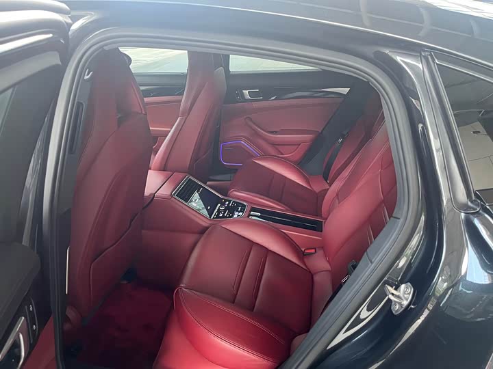 Фото 9 - Porsche Panamera