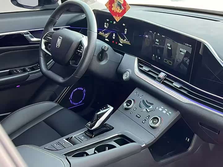 Фото 3 - Bestune B70