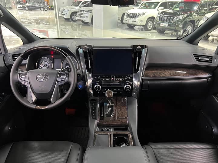 Фото 15 - Toyota Vellfire