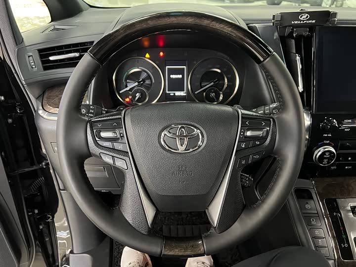 Фото 20 - Toyota Vellfire