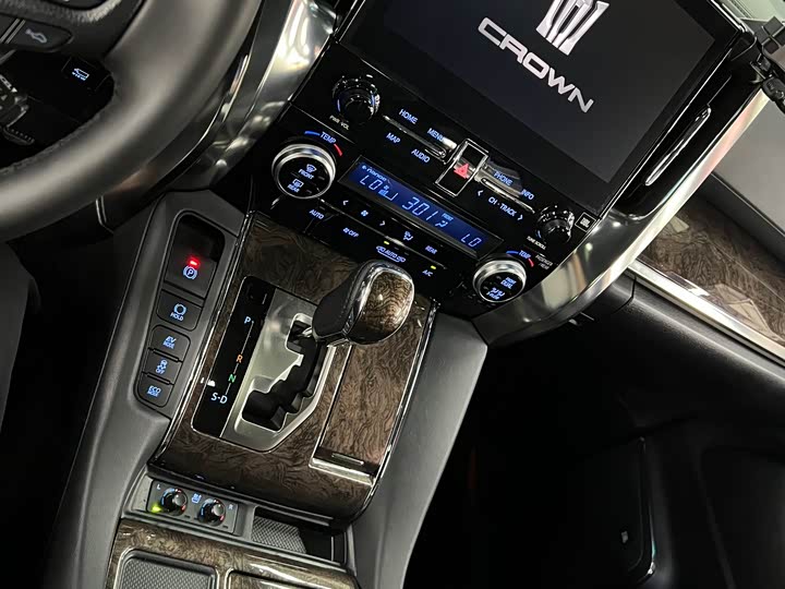 Фото 22 - Toyota Vellfire