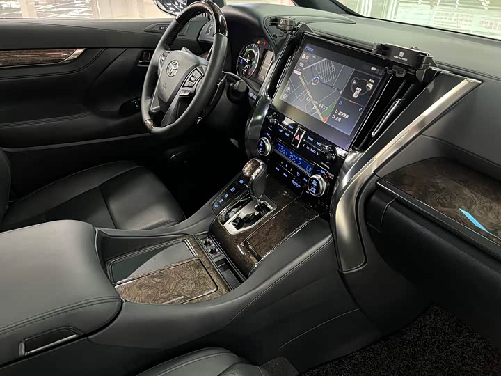 Фото 24 - Toyota Vellfire