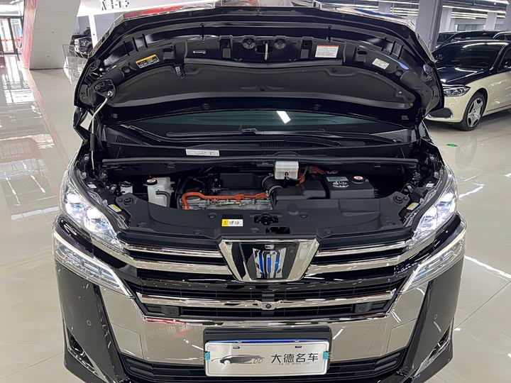 Фото 26 - Toyota Vellfire