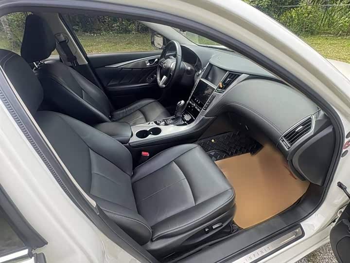 Фото 10 - Infiniti Q50L