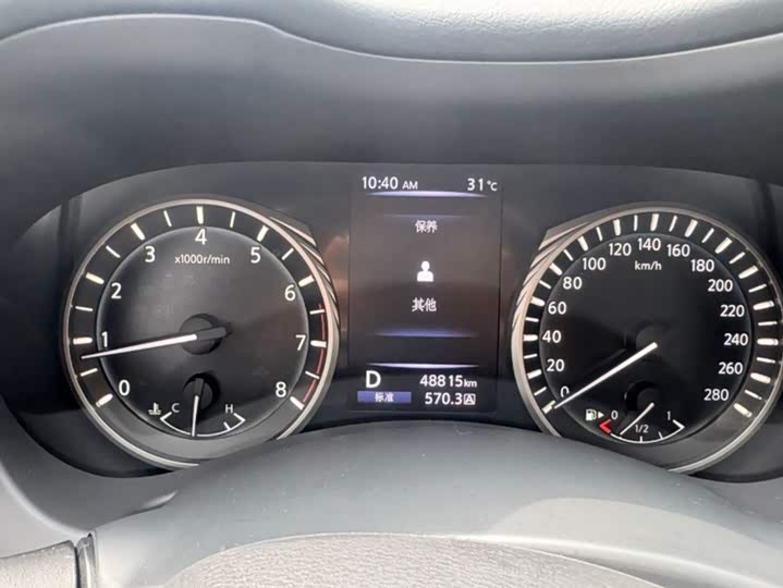 Фото 13 - Infiniti Q50L