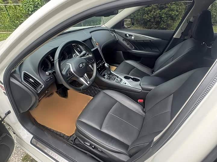 Фото 9 - Infiniti Q50L