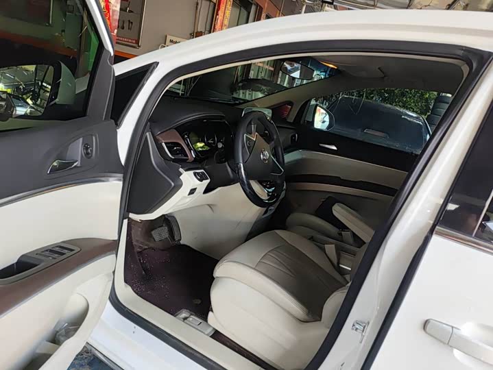 Фото 7 - Buick GL8 ES