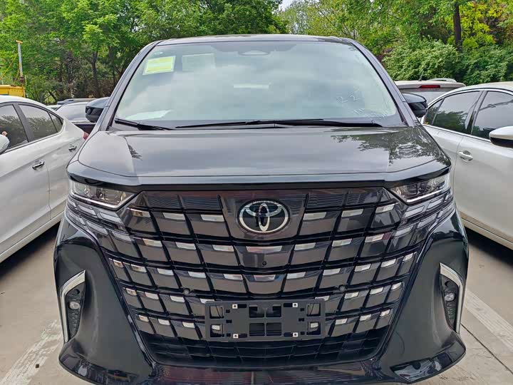 Photo 1 - Toyota Alphard