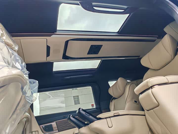 Photo 22 - Toyota Alphard