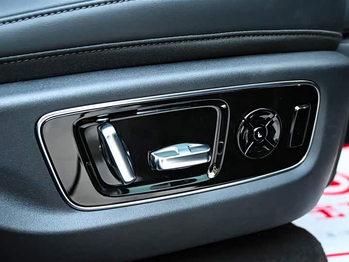 Фото 20 - LiXiang L9