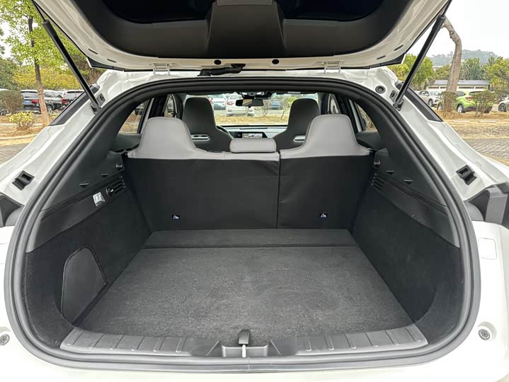 Фото 14 - Changan UNI-T