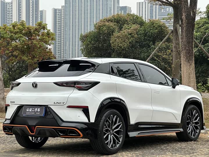 Фото 17 - Changan UNI-T