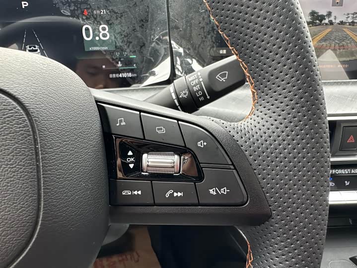 Фото 4 - Changan UNI-T