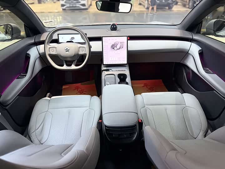 Фото 10 - Nio ET5T