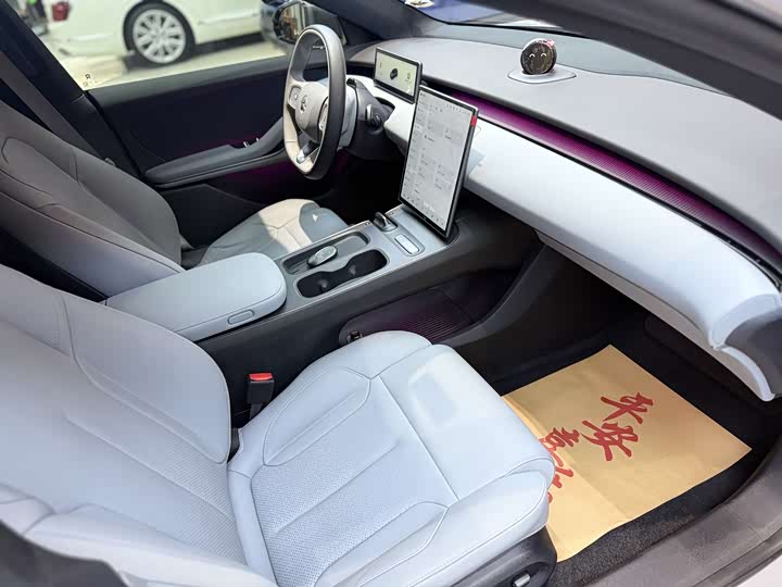 Фото 11 - Nio ET5T