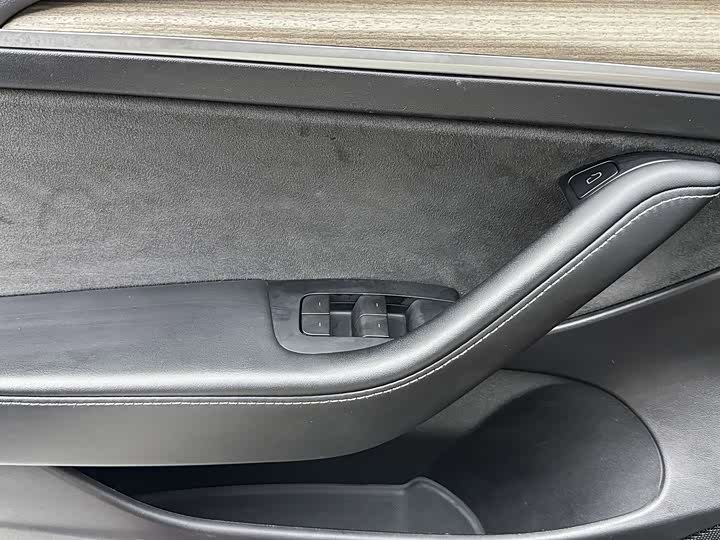 Фото 12 - Tesla Model 3