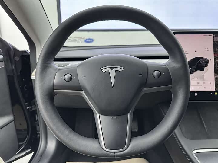 Фото 17 - Tesla Model 3