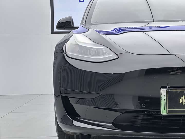 Фото 3 - Tesla Model 3