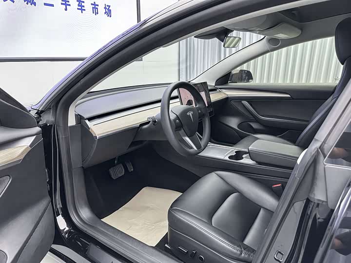 Фото 8 - Tesla Model 3