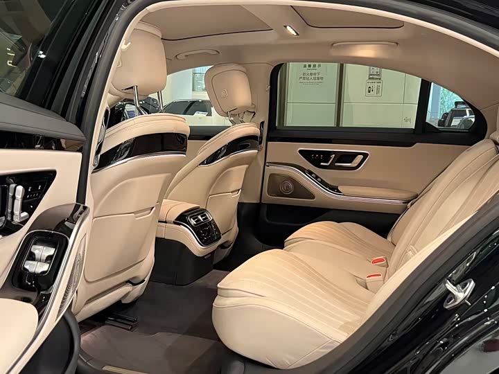 Фото 5 - Mercedes-Benz S-Class