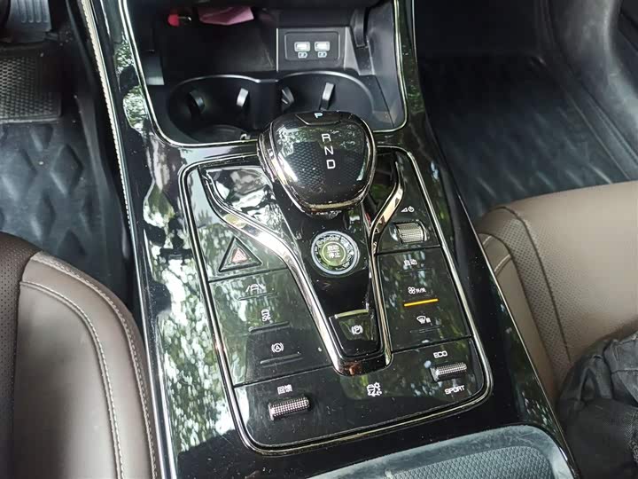 Фото 14 - BYD Han