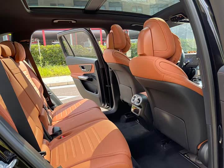 Фото 13 - Mercedes-Benz GLC-Class