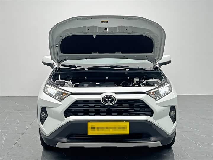 Фото 11 - Toyota RAV4