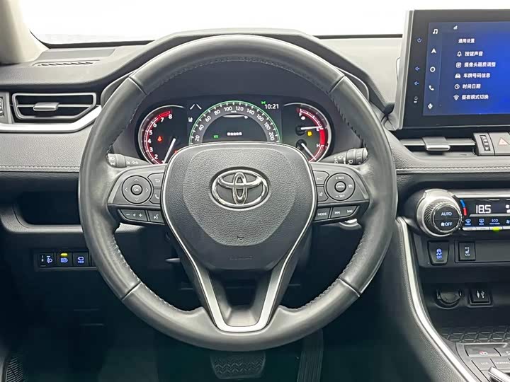 Фото 17 - Toyota RAV4